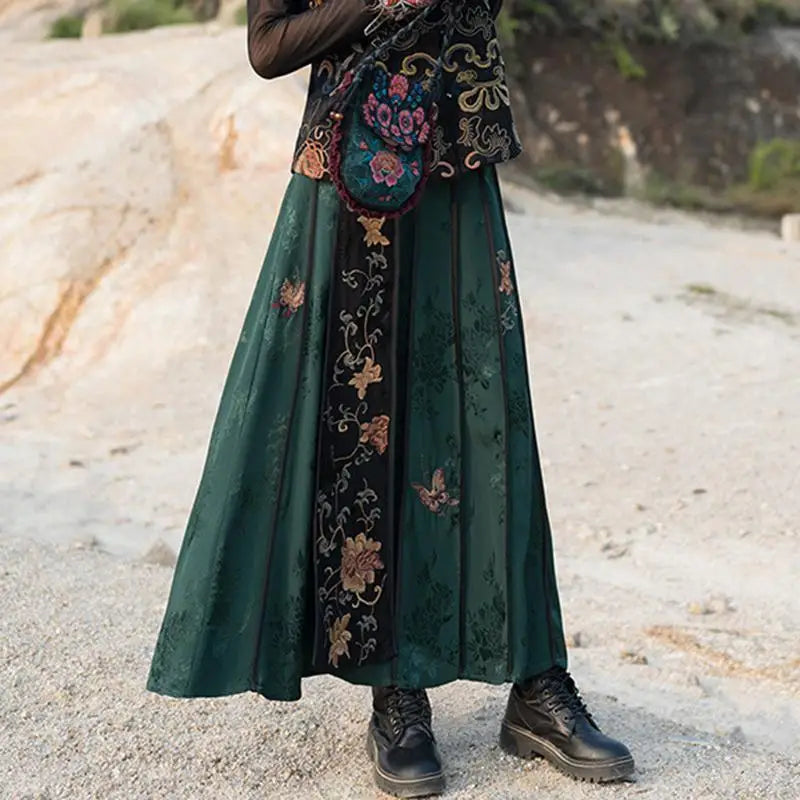 High Quality Floral Embroidery Long Skirt Women New Arrival 2025 Spring Chinese Style Vintage Ladies Elegant A-line Skirts M932